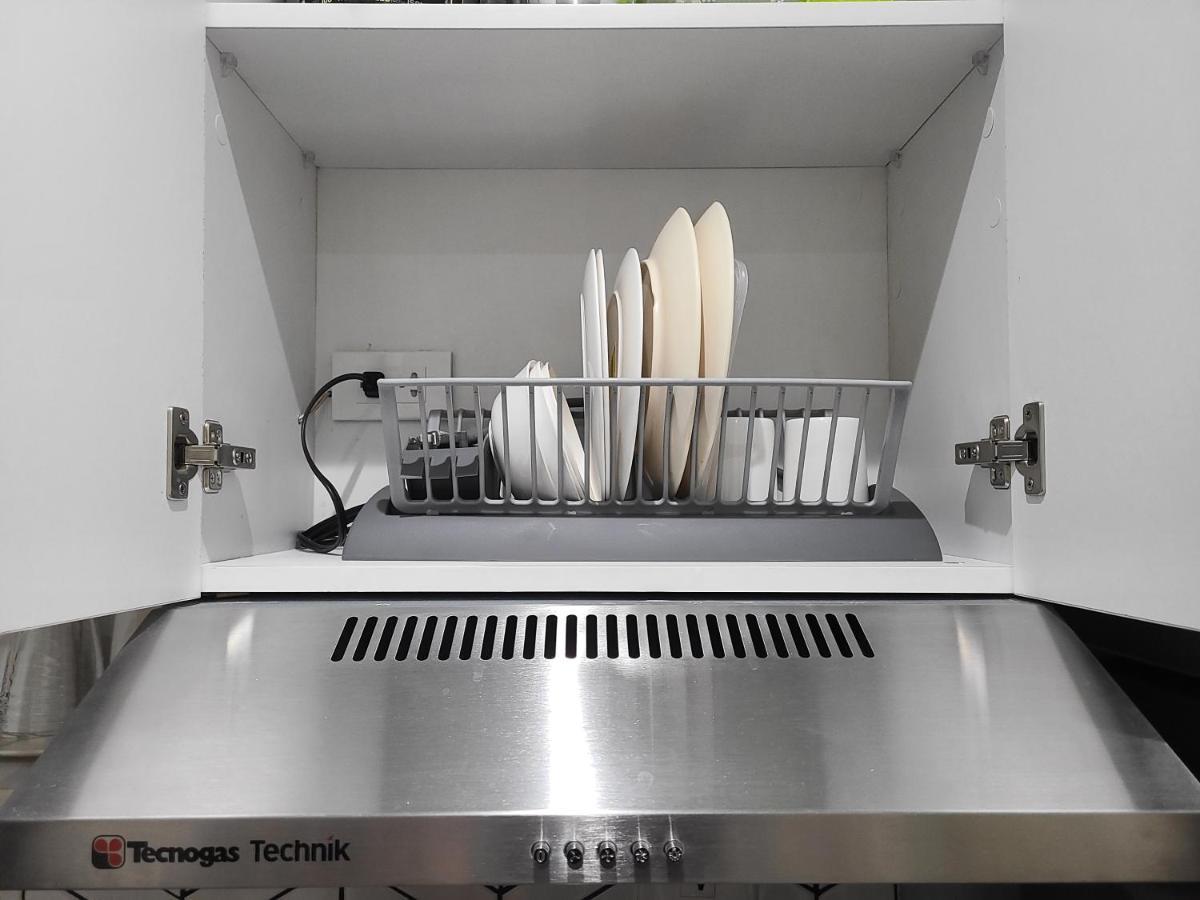 Plumera Condo Near Mactan Airport Studio With Balcony Bankal 외부 사진